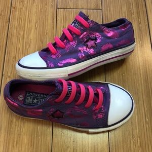 Converse shoes little kid size 12/EUR 29